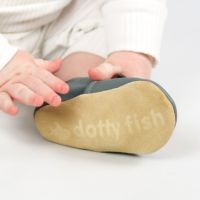 Babyschuhe mit rutschfester Wildledersohle von Dotty Fish 