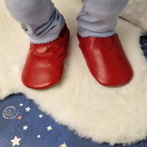 Schlichte rot Schuhe mit Gummisohle