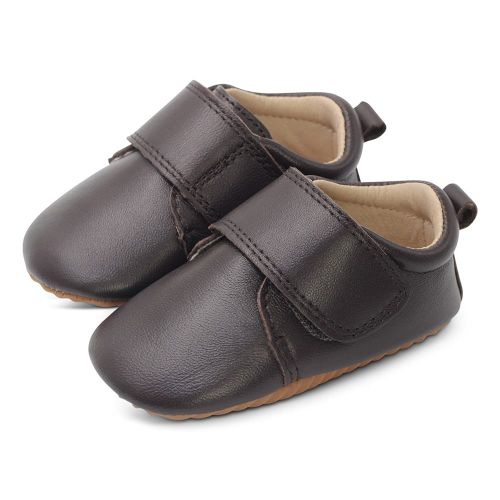 Classic brown leather baby boys shoes with rubber sole for first steps