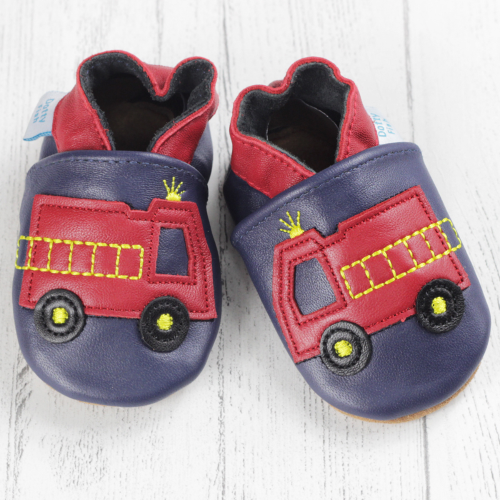 Rotes Feuerwehrauto Schuhe mit weicher Sohle