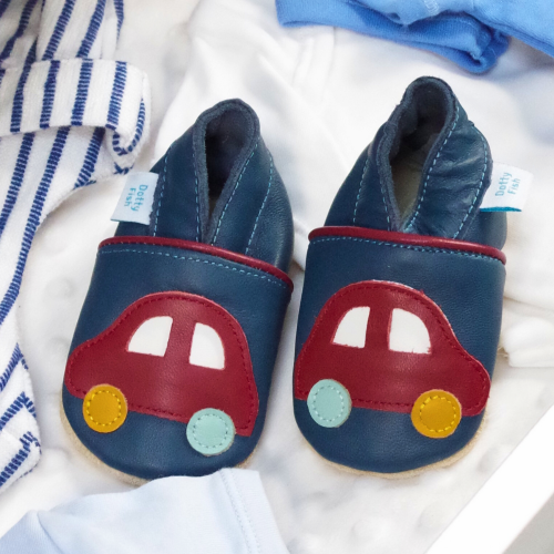 Rotes Auto Schuhe mit weicher Sohle