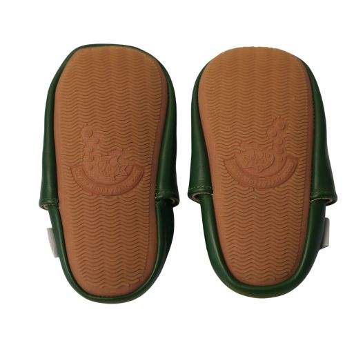 Schlichte grüne Schuhe mit Gummisohle