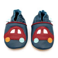 Dotty Fish Baby- und Kleinkinderschuhe aus marineblauem Leder mit weicher Sohle und rotem Automotiv.