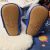 Schlichte blaue Schuhe mit Gummisohle
