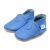 Schlichte blaue Schuhe mit weicher Sohle