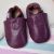 Schlichte traubenfarbe Schuhe mit Gummisohle