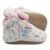 Cremefarbene Babystiefel aus Baumwolle mit rosa Fleecefutter und Blumenmuster.