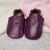 Schlichte traubenfarbe Schuhe mit Gummisohle